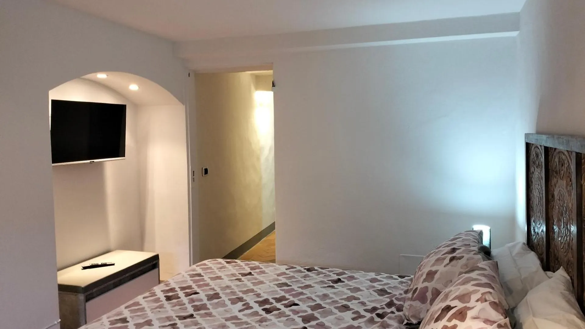 Palazzo Reali Apartment - Appartamento O Camera Nella Storia Di Pistoia 0*,  Italien